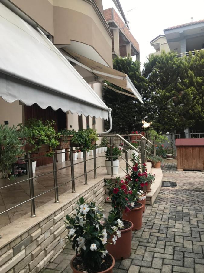 Guest House Il Palazzo Durrës Exterior foto